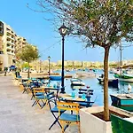Deluxe Home&garden - Sliema Ferries Apartment *
