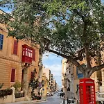 Apartment Deluxe Home&garden - Sliema Ferries