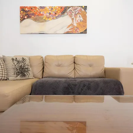 Deluxe Home&garden - Sliema Ferries Gzira