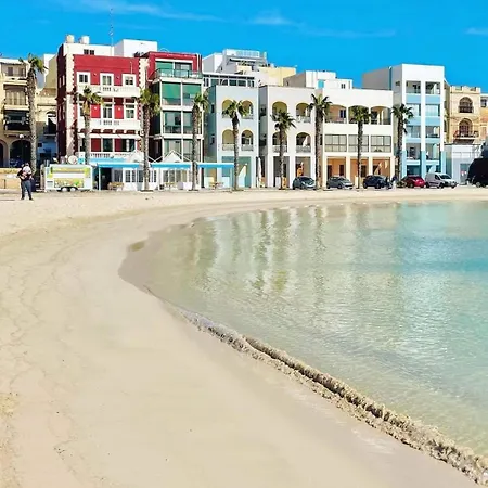 Deluxe Home&garden - Sliema Ferries Appartement