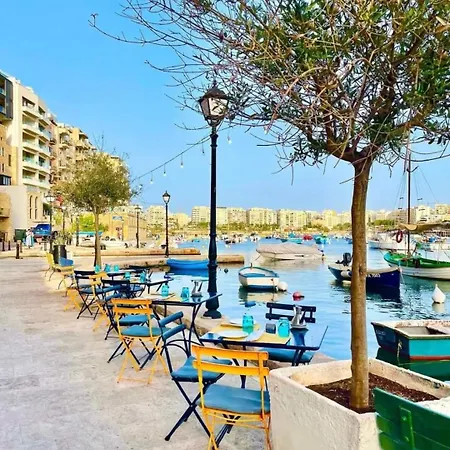 Deluxe Home&garden - Sliema Ferries Appartement *