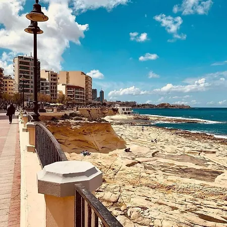 Deluxe Home&garden - Sliema Ferries Appartement Gzira