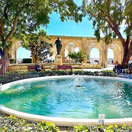 Deluxe Home&garden - Sliema Ferries Gzira